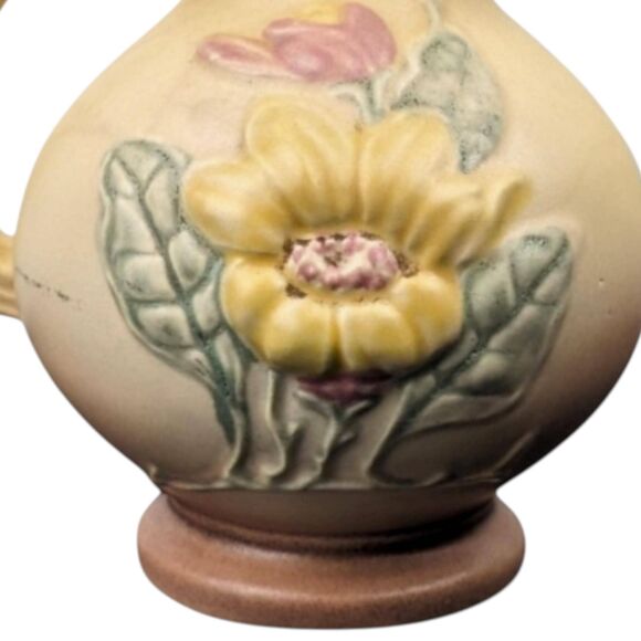 Vintage Hull Pottery Magnolia Pitcher: Art Deco Floral Vase - Picture 5 of 7